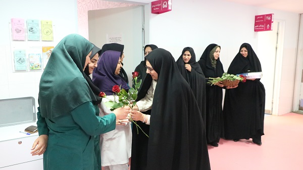 اقدام شایسته دکتر محمدپور در روز جهانی ماما